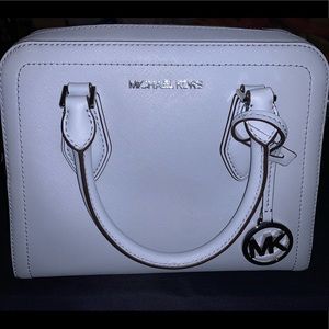 Michael Kors Ayden Med Pale Blue